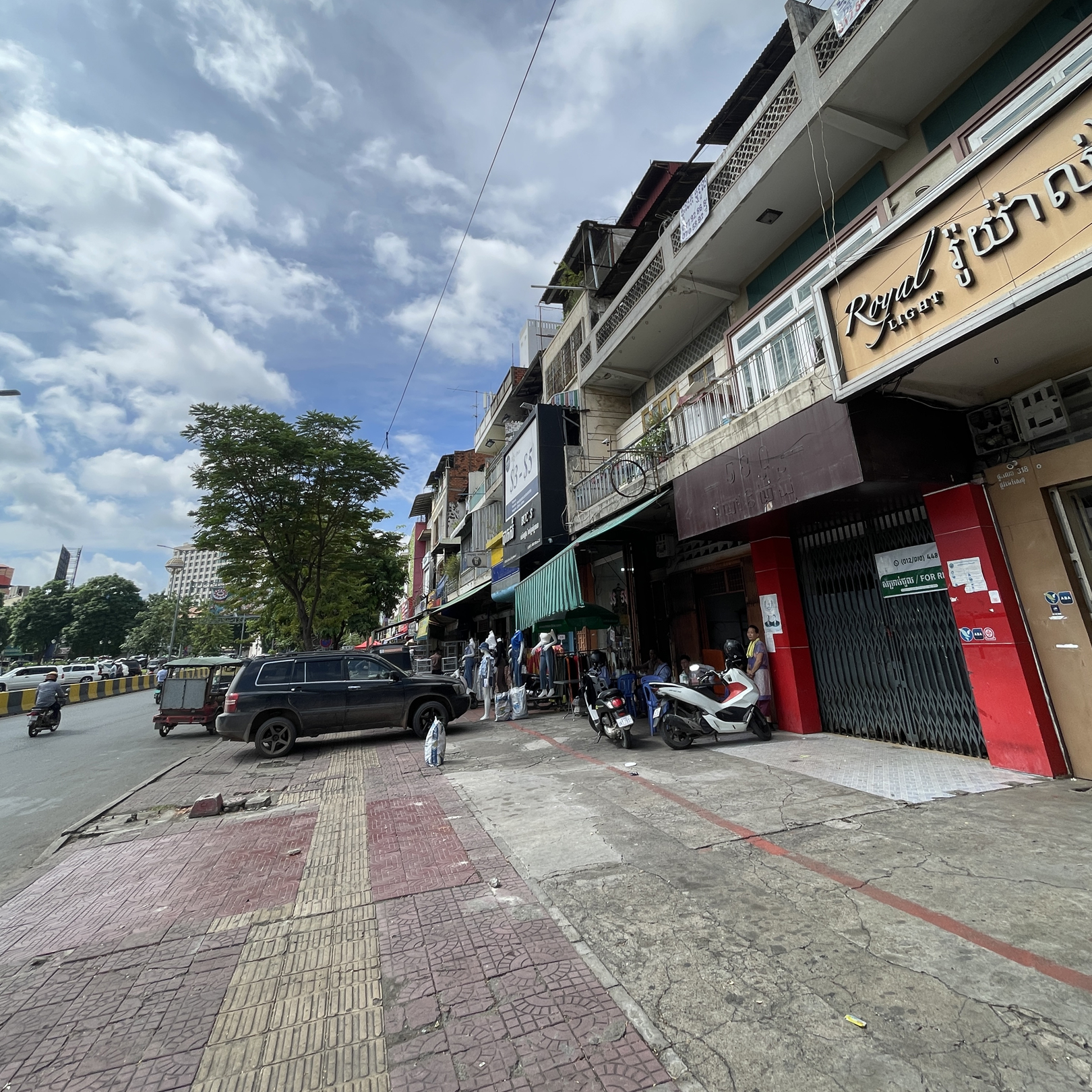 Shop House For Rent near Canadia Bank Phsar Doeum Kor